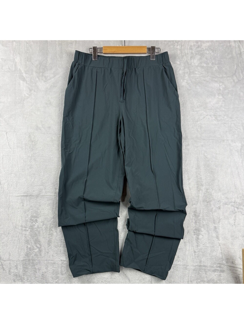 Roots Women L Dark Green Lightweight Stretch Pull On Commuter Travel Pant Casual